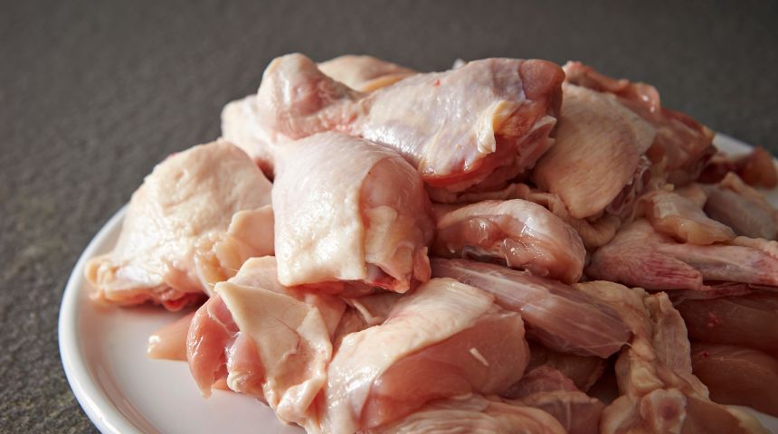 鶏肉の冷凍保存術：意外な調理法で美味しさアップ!!